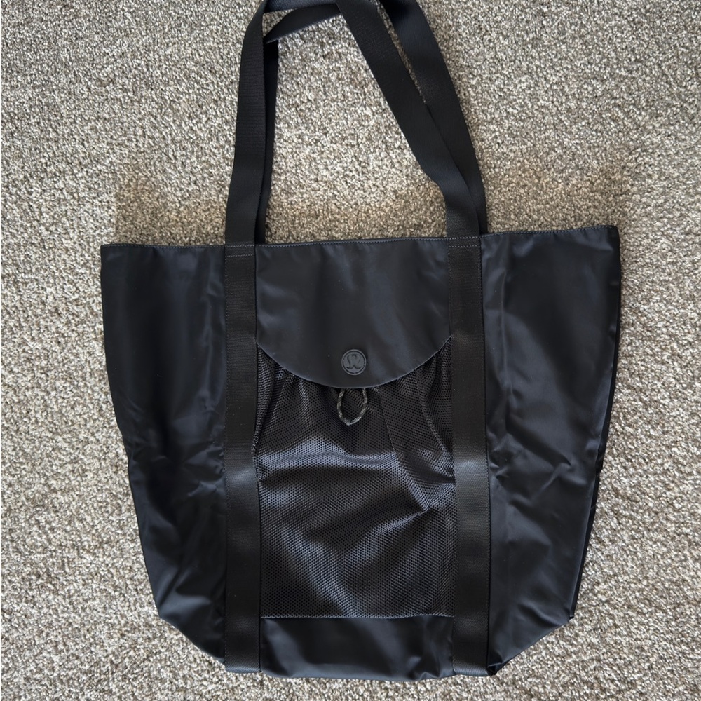 Like New Lululemon Take it On Tote 24L